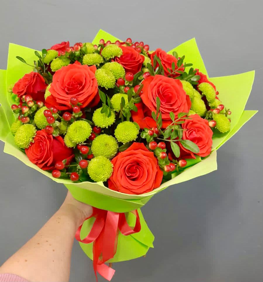 Букет цветов из: Хризантемы и Розы в Зыково