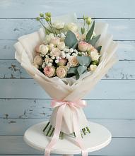 Букет цветов из:  Розы и Лизиантусы в Зыково
