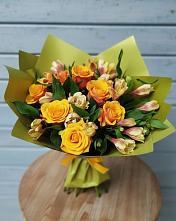 Букет цветов из:  Альстромерии и Розы в Зыково