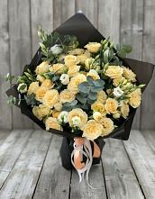 Букет цветов из:  Розы и Лизиантусы в Зыково