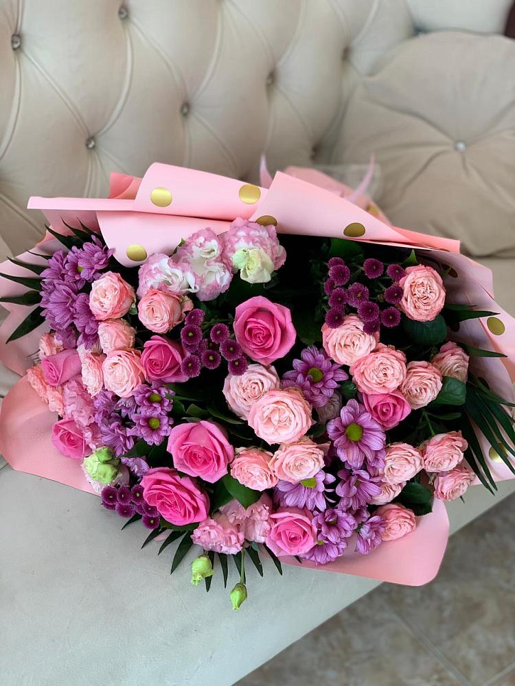 Букет цветов из: Хризантемы, Розы и Лизиантусы в Зыково