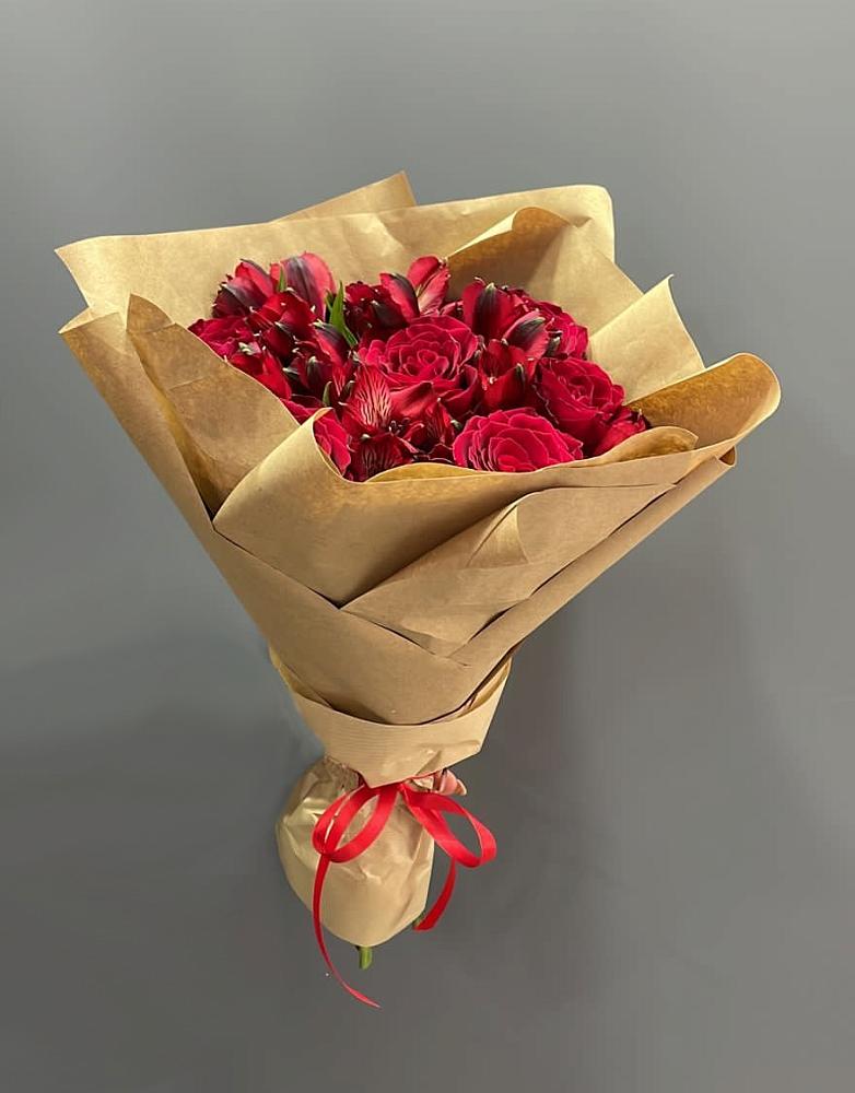 Букет цветов из: Альстромерии и Розы в Зыково