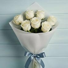 Букет 7 Белых роз Эдлесс Лав в Зыково