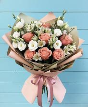 Букет цветов из:  Розы, Альстромерии и Лизиантусы #REPLACE_PRED# Зыково
