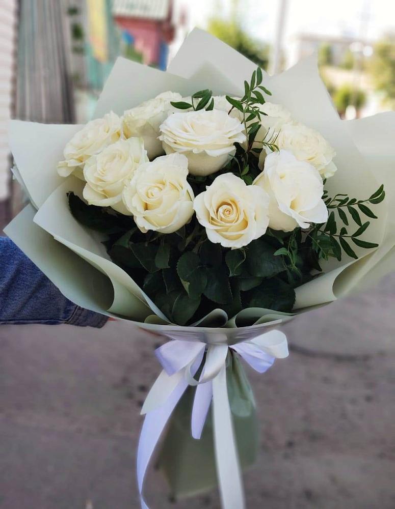 Букет Белые розы Проуд в Зыково