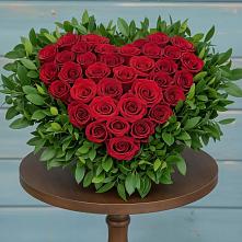 Цветочная композиция из Розы в виде сердца в Зыково