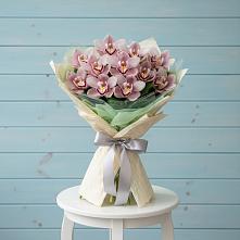 Букет цветов из:  Орхидеи и Розы в Зыково