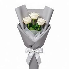 Букет 3 белые розы в Зыково