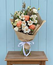 Букет цветов из:  Альстромерии, Лизиантусы, Розы и Хризантемы #REPLACE_PRED# Зыково