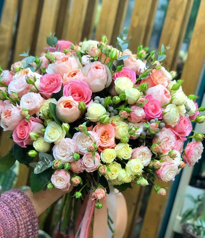 Букет цветов из: Розы в Зыково