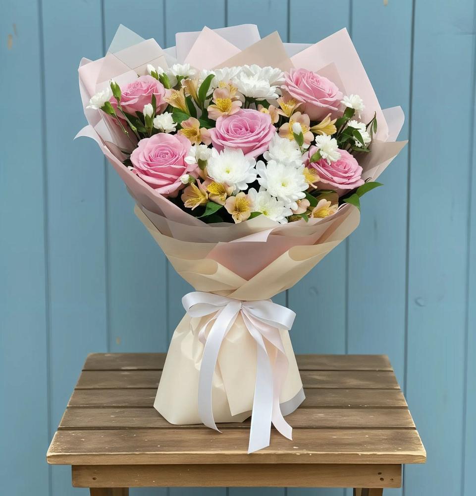 Букет цветов из: Гвоздики, Орхидеи и Розы в Зыково