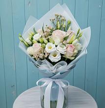 Букет цветов из:  Розы и Лизиантусы в Зыково