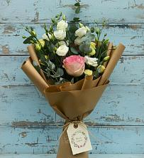 Букет цветов из:  Розы и Лизиантусы в Зыково